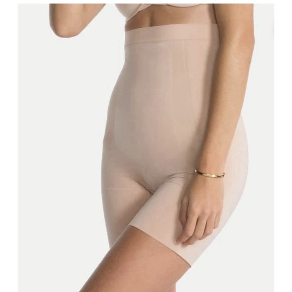 SPANX OnCore High-Waisted Mid-Thigh Short Style #SS1915 Sz M NWOT Shapewear